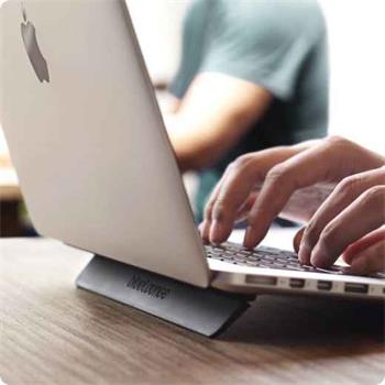 RadTech blueLounge Kickflip - ergonomický stojánek pro Apple Macbook Pro Retina 15"